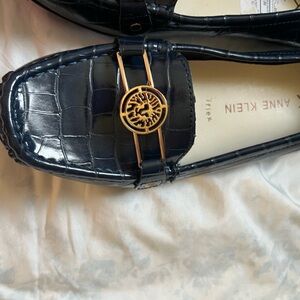 Anne Klein Blue Crocodile Pattern Flats
